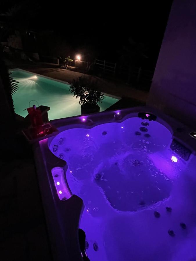 Chambre Au Calme Avec Spa Privatif Gratuit Sud Aveyron Les Palmiers Des Causses Saint-Rome-de-Tarn Buitenkant foto